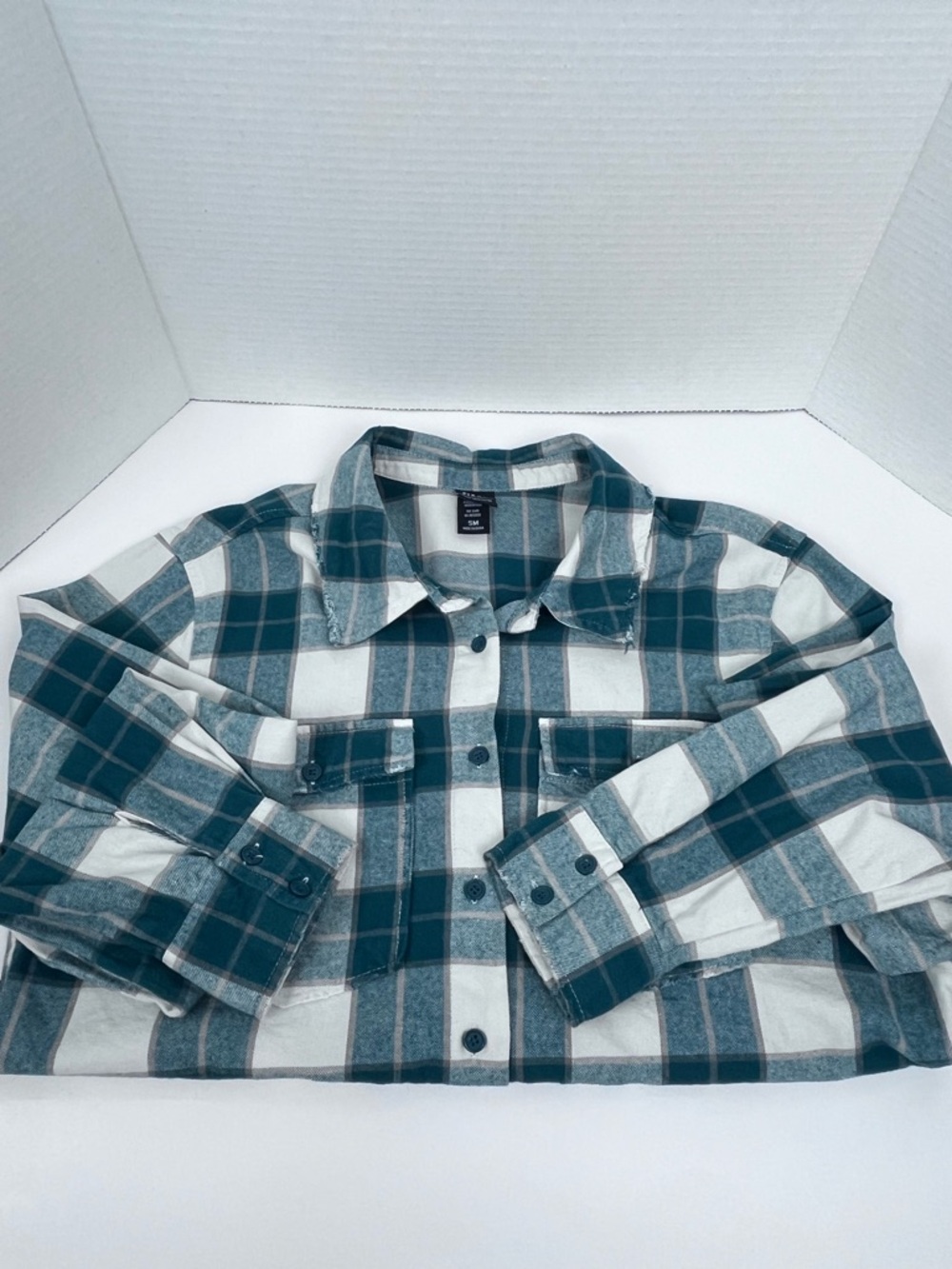 Pixar Our Universe Women's Flannel Top with Brave Merida  & DunBroch Bears Small - Picture 6 of 11